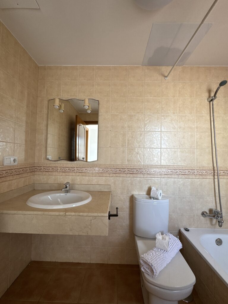 Suite privada con terraza en Surf & Stay Fuerteventura en Corralejo
