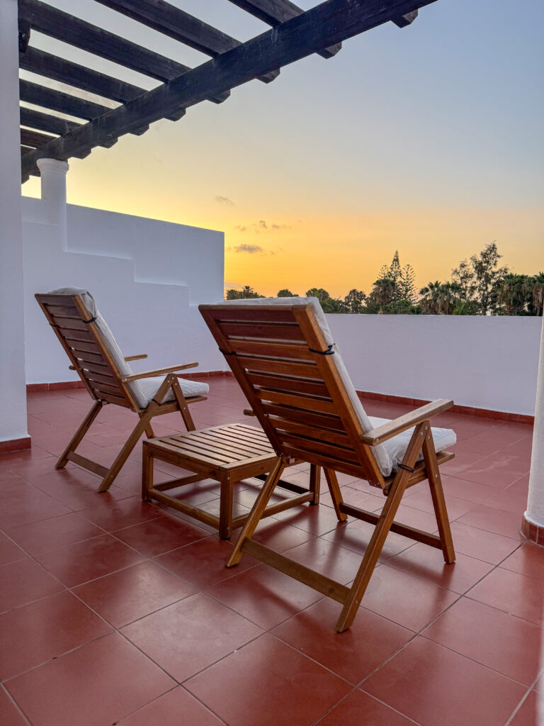 Suite privada con terraza en Surf & Stay Fuerteventura en Corralejo
